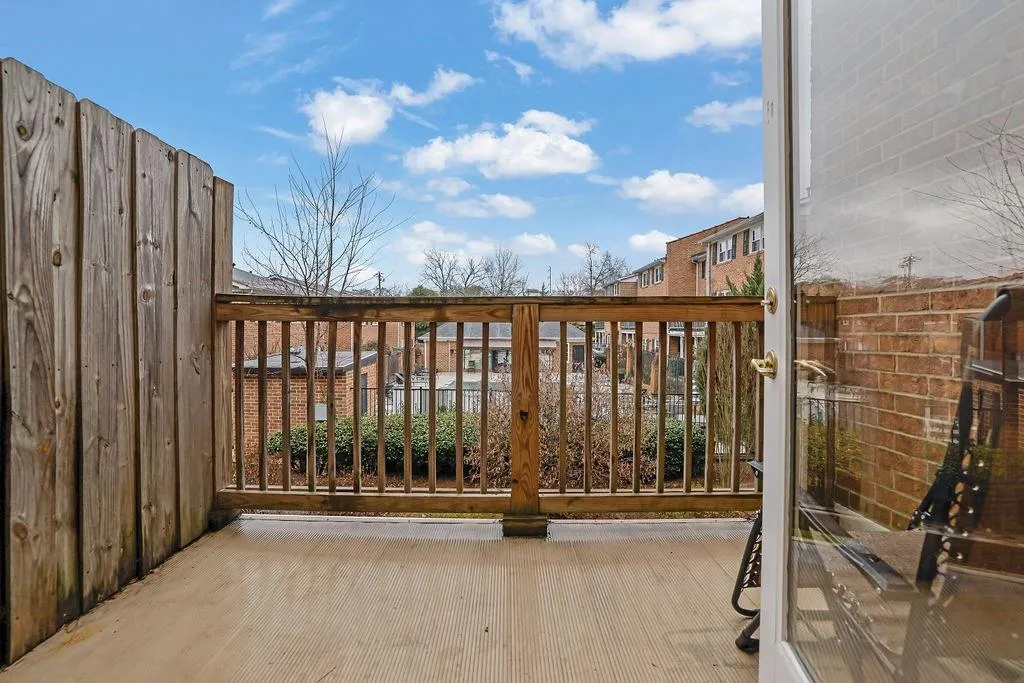 6520 Roswell Road Unit 62, Sandy Springs, Georgia 30328, 2 Bedrooms Bedrooms, ,1 BathroomBathrooms,Residential,For Sale,6520 Roswell Road Unit 62,7717803