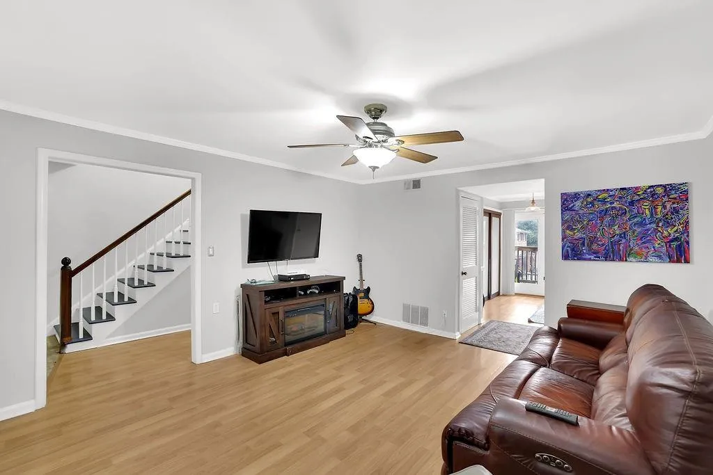 6520 Roswell Road Unit 62, Sandy Springs, Georgia 30328, 2 Bedrooms Bedrooms, ,1 BathroomBathrooms,Residential,For Sale,6520 Roswell Road Unit 62,7717803
