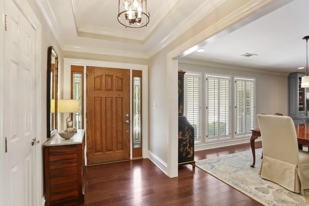 6820 Hunters Trace Circle, Atlanta, Georgia 30328, 4 Bedrooms Bedrooms, ,3 BathroomsBathrooms,Residential,Sold,6820 Hunters Trace Circle,6609623