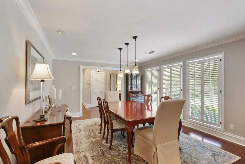 6820 Hunters Trace Circle, Atlanta, Georgia 30328, 4 Bedrooms Bedrooms, ,3 BathroomsBathrooms,Residential,Sold,6820 Hunters Trace Circle,6609623
