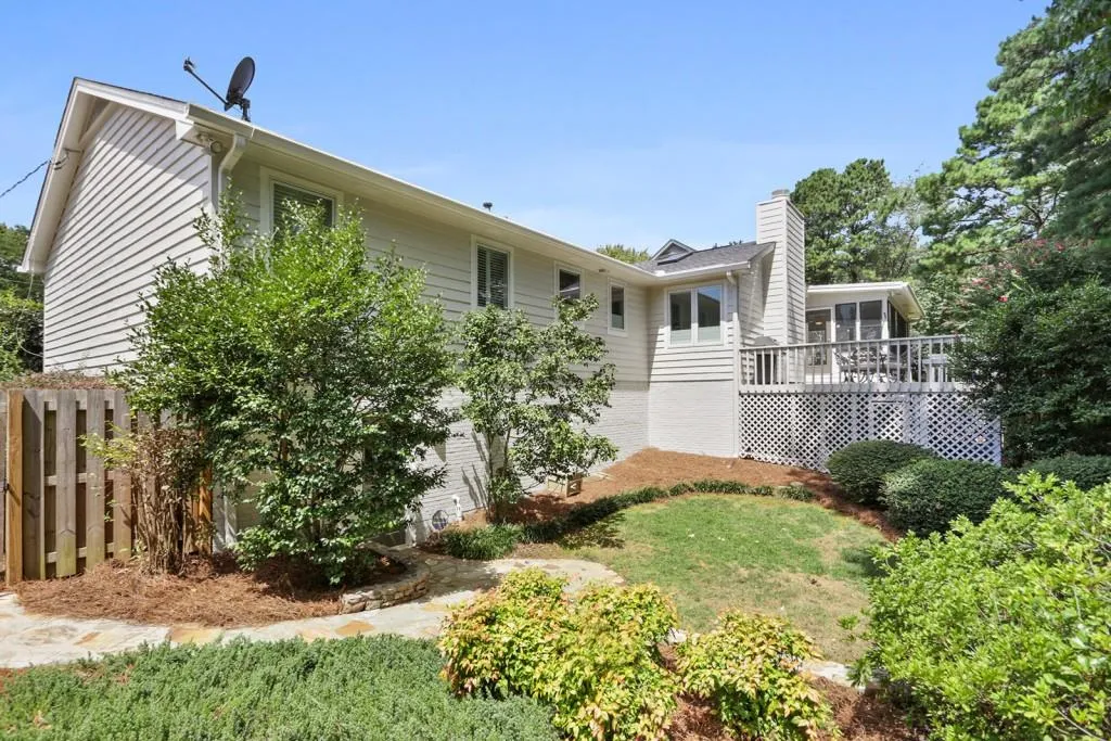 6820 Hunters Trace Circle, Atlanta, Georgia 30328, 4 Bedrooms Bedrooms, ,3 BathroomsBathrooms,Residential,Sold,6820 Hunters Trace Circle,6609623