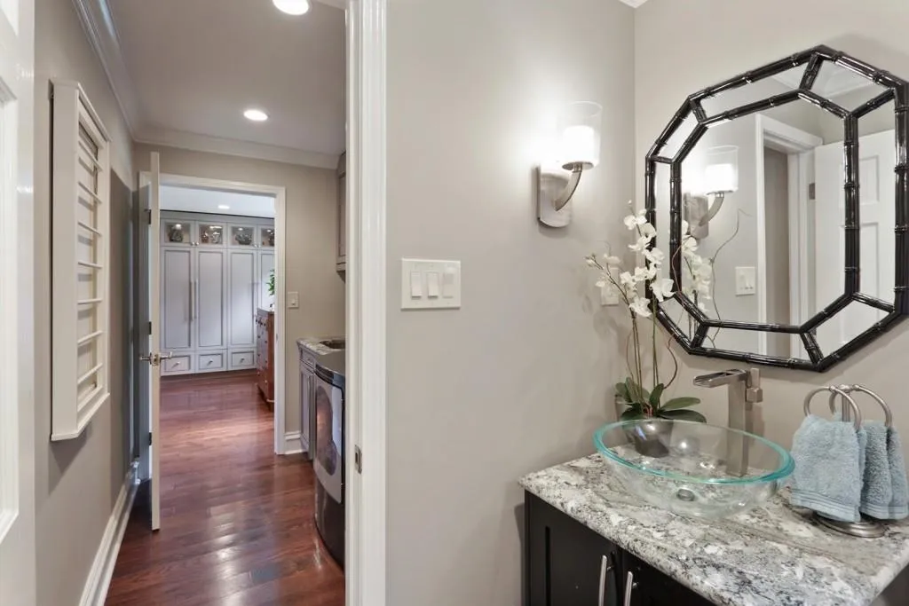6820 Hunters Trace Circle, Atlanta, Georgia 30328, 4 Bedrooms Bedrooms, ,3 BathroomsBathrooms,Residential,Sold,6820 Hunters Trace Circle,6609623