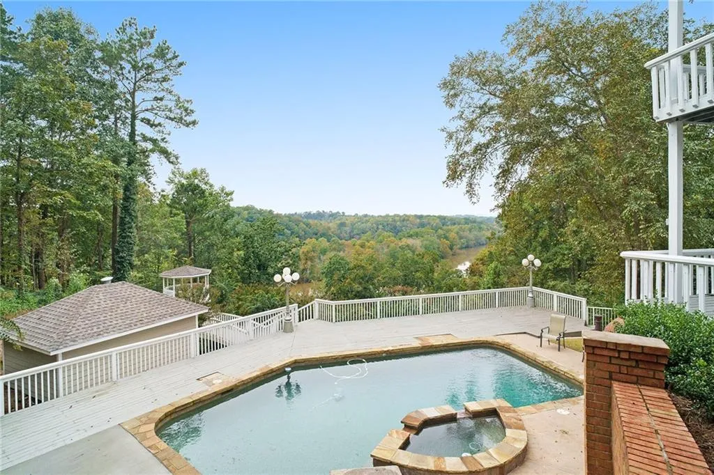 9485 Huntcliff Trace, Sandy Springs, Georgia 30350, 6 Bedrooms Bedrooms, ,7 BathroomsBathrooms,Residential,Sold,9485 Huntcliff Trace,6717404