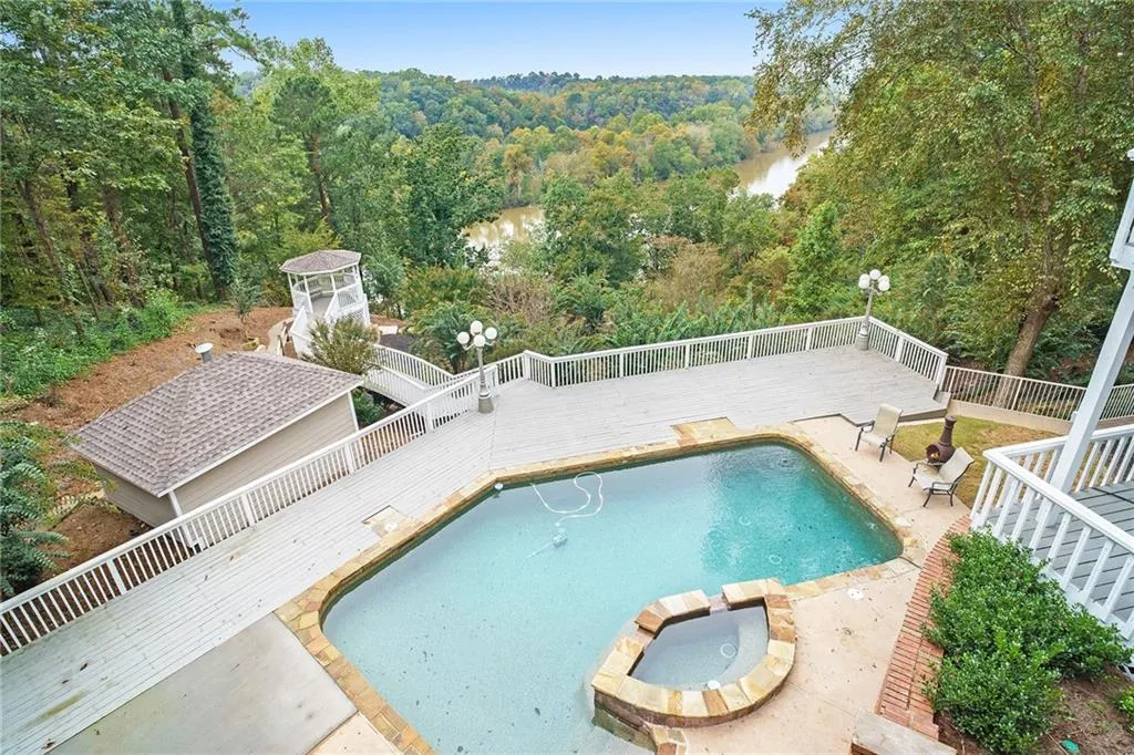 9485 Huntcliff Trace, Sandy Springs, Georgia 30350, 6 Bedrooms Bedrooms, ,7 BathroomsBathrooms,Residential,Sold,9485 Huntcliff Trace,6717404