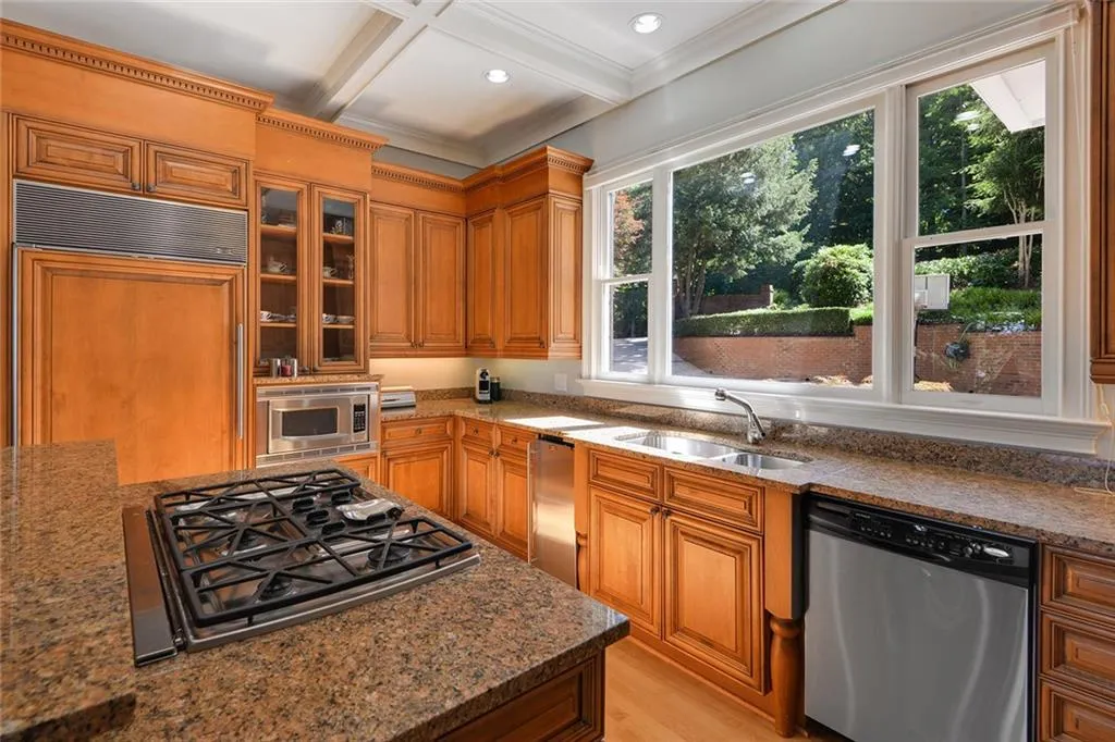 9485 Huntcliff Trace, Sandy Springs, Georgia 30350, 6 Bedrooms Bedrooms, ,7 BathroomsBathrooms,Residential,Sold,9485 Huntcliff Trace,6717404