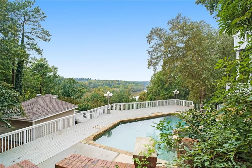 9485 Huntcliff Trace, Sandy Springs, Georgia 30350, 6 Bedrooms Bedrooms, ,7 BathroomsBathrooms,Residential,Sold,9485 Huntcliff Trace,6717404