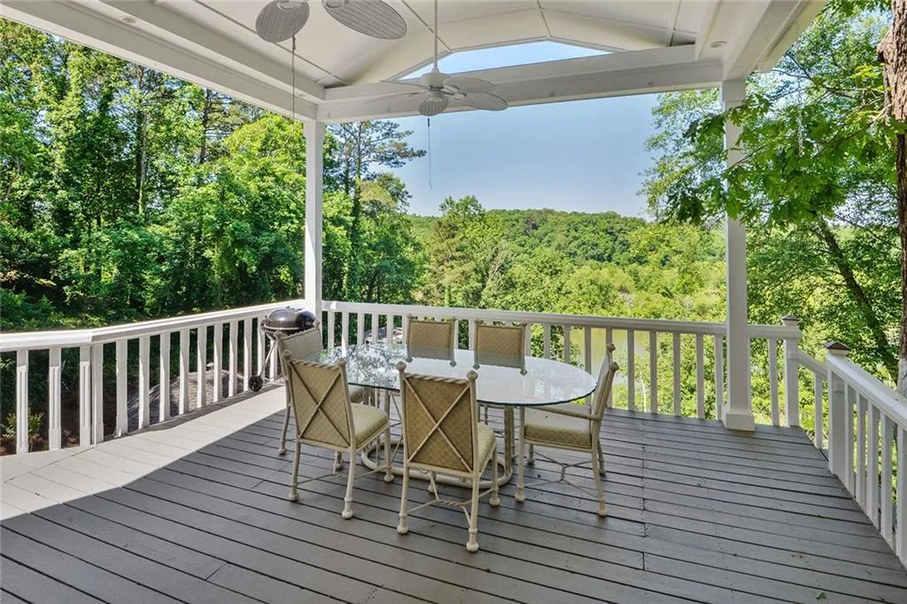9485 Huntcliff Trace, Sandy Springs, Georgia 30350, 6 Bedrooms Bedrooms, ,7 BathroomsBathrooms,Residential,Sold,9485 Huntcliff Trace,6717404