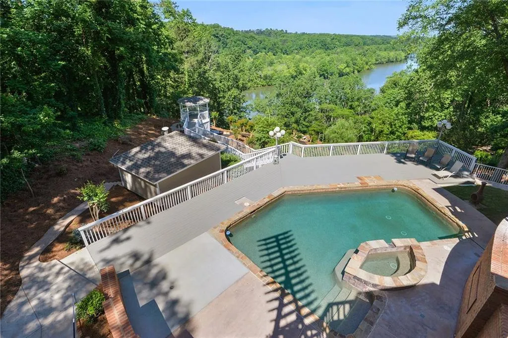 9485 Huntcliff Trace, Sandy Springs, Georgia 30350, 6 Bedrooms Bedrooms, ,7 BathroomsBathrooms,Residential,Sold,9485 Huntcliff Trace,6717404