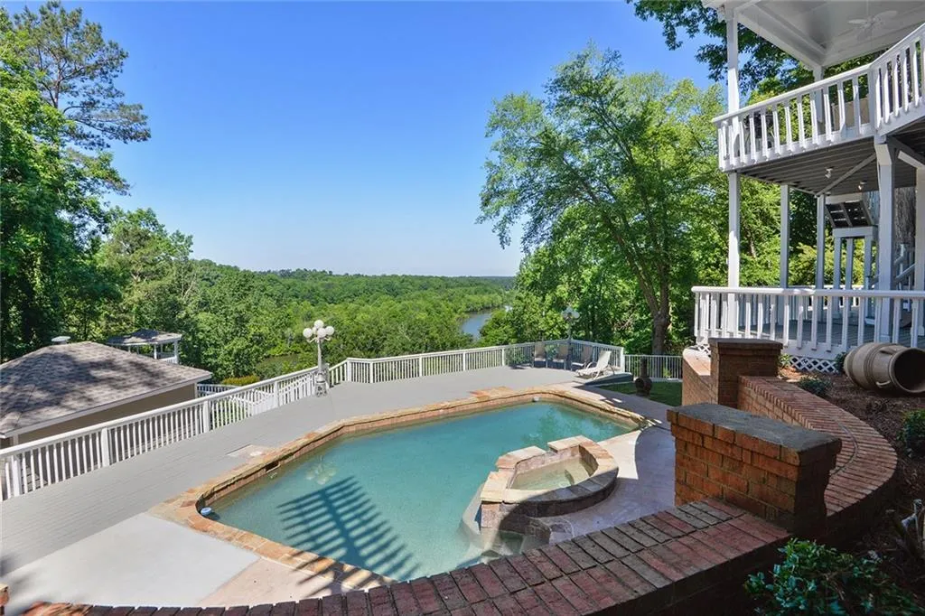 9485 Huntcliff Trace, Sandy Springs, Georgia 30350, 6 Bedrooms Bedrooms, ,7 BathroomsBathrooms,Residential,Sold,9485 Huntcliff Trace,6717404