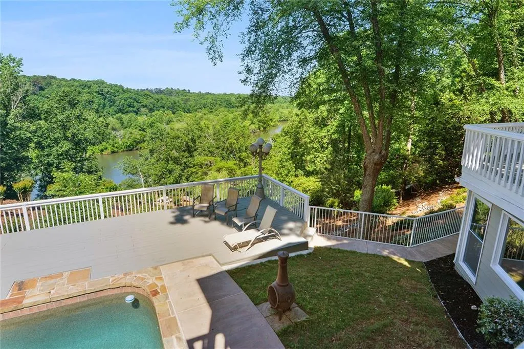 9485 Huntcliff Trace, Sandy Springs, Georgia 30350, 6 Bedrooms Bedrooms, ,7 BathroomsBathrooms,Residential,Sold,9485 Huntcliff Trace,6717404