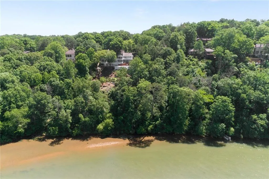 9485 Huntcliff Trace, Sandy Springs, Georgia 30350, 6 Bedrooms Bedrooms, ,7 BathroomsBathrooms,Residential,Sold,9485 Huntcliff Trace,6717404