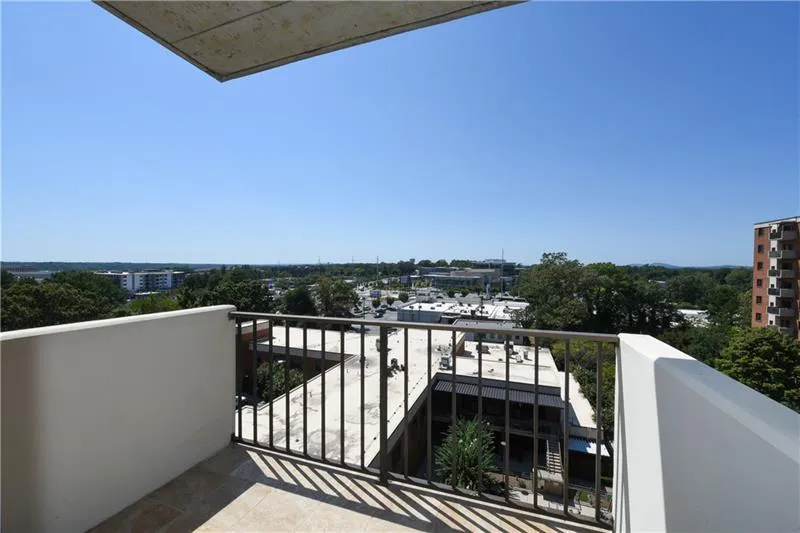 300 Johnson Ferry Road Ne Unit A808, Sandy Springs, Georgia 30328, 2 Bedrooms Bedrooms, ,2 BathroomsBathrooms,Residential,Sold,300 Johnson Ferry Road Ne Unit A808,6622790