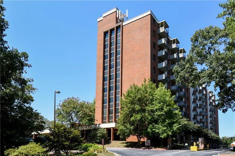 300 Johnson Ferry Road Ne Unit A808, Sandy Springs, Georgia 30328, 2 Bedrooms Bedrooms, ,2 BathroomsBathrooms,Residential,Sold,300 Johnson Ferry Road Ne Unit A808,6622790