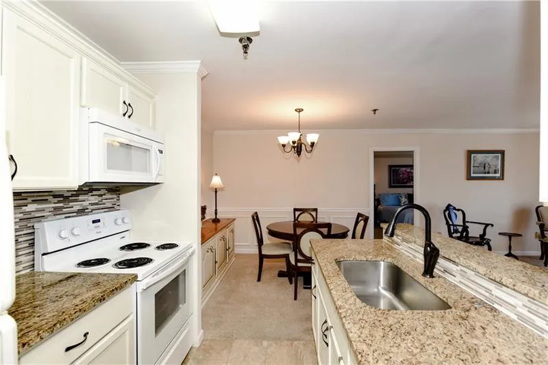 300 Johnson Ferry Road Ne Unit A808, Sandy Springs, Georgia 30328, 2 Bedrooms Bedrooms, ,2 BathroomsBathrooms,Residential,Sold,300 Johnson Ferry Road Ne Unit A808,6622790