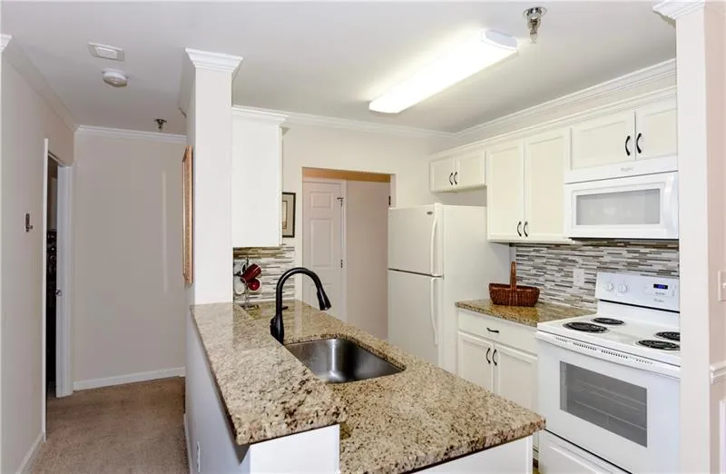 300 Johnson Ferry Road Ne Unit A808, Sandy Springs, Georgia 30328, 2 Bedrooms Bedrooms, ,2 BathroomsBathrooms,Residential,Sold,300 Johnson Ferry Road Ne Unit A808,6622790