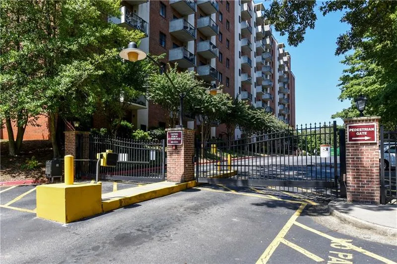 300 Johnson Ferry Road Ne Unit A808, Sandy Springs, Georgia 30328, 2 Bedrooms Bedrooms, ,2 BathroomsBathrooms,Residential,Sold,300 Johnson Ferry Road Ne Unit A808,6622790