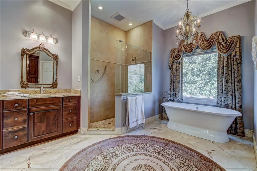 340 Franklin Road Ne, Sandy Springs, Georgia 30342, 6 Bedrooms Bedrooms, ,5 BathroomsBathrooms,Residential,Sold,340 Franklin Road Ne,6010040