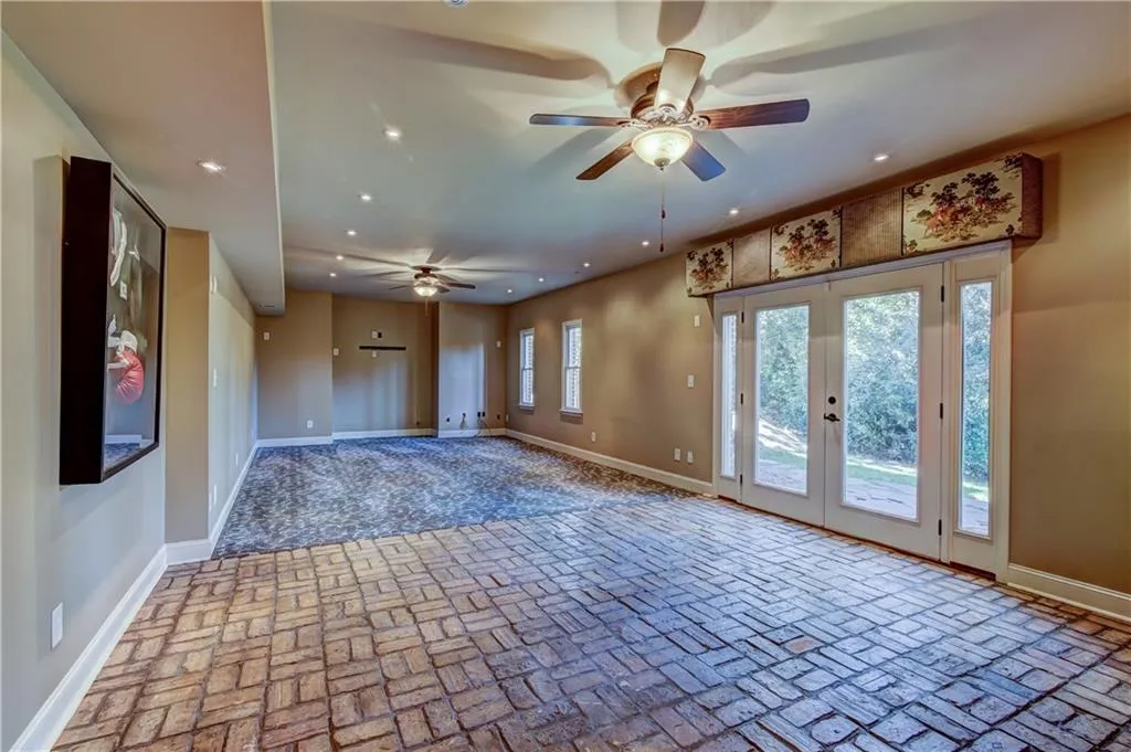 340 Franklin Road Ne, Sandy Springs, Georgia 30342, 6 Bedrooms Bedrooms, ,5 BathroomsBathrooms,Residential,Sold,340 Franklin Road Ne,6010040