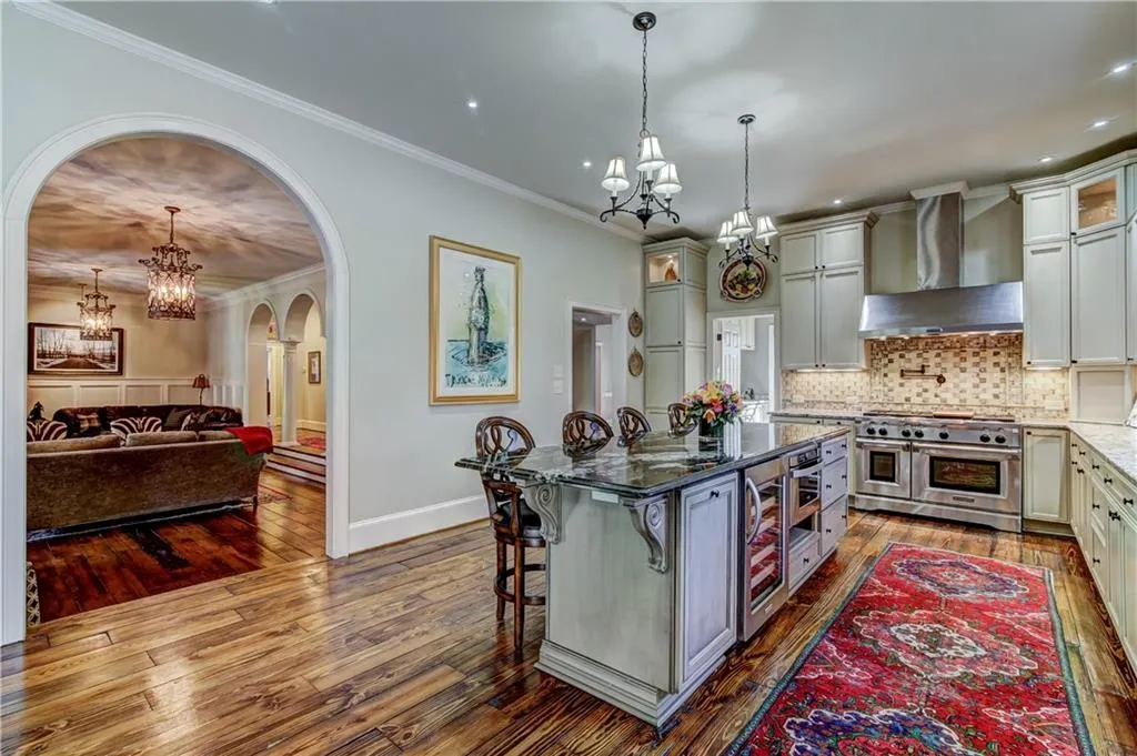 340 Franklin Road Ne, Sandy Springs, Georgia 30342, 6 Bedrooms Bedrooms, ,5 BathroomsBathrooms,Residential,Sold,340 Franklin Road Ne,6010040