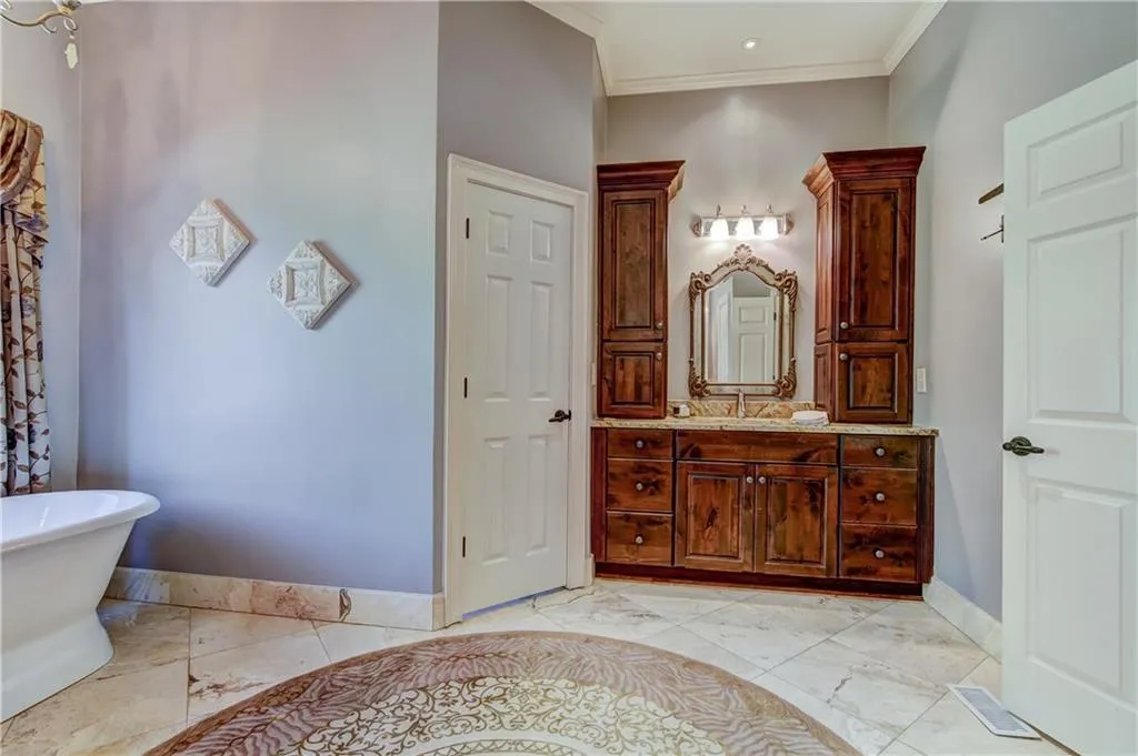 340 Franklin Road Ne, Sandy Springs, Georgia 30342, 6 Bedrooms Bedrooms, ,5 BathroomsBathrooms,Residential,Sold,340 Franklin Road Ne,6010040