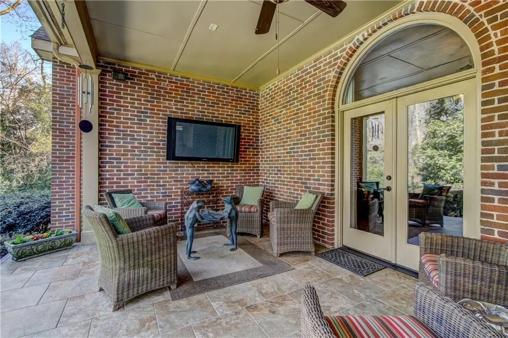 340 Franklin Road Ne, Sandy Springs, Georgia 30342, 6 Bedrooms Bedrooms, ,5 BathroomsBathrooms,Residential,Sold,340 Franklin Road Ne,6010040