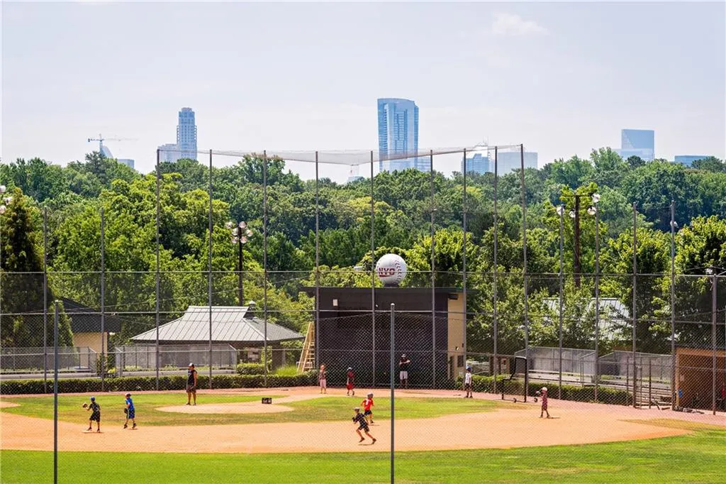 4670 Dudley Lane, Atlanta, Georgia 30327, 6 Bedrooms Bedrooms, ,7 BathroomsBathrooms,Residential,For Sale,4670 Dudley Lane,7605854