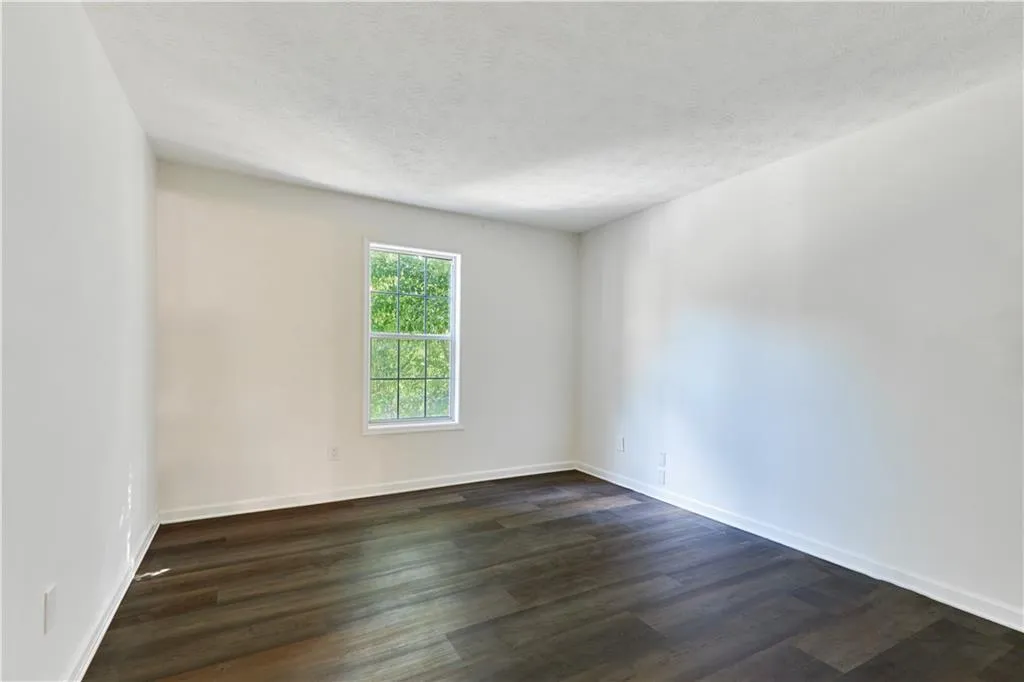 1302 Natchez Trace, Atlanta, Georgia 30350, 2 Bedrooms Bedrooms, ,1 BathroomBathrooms,Residential,Sold,1302 Natchez Trace,7515339