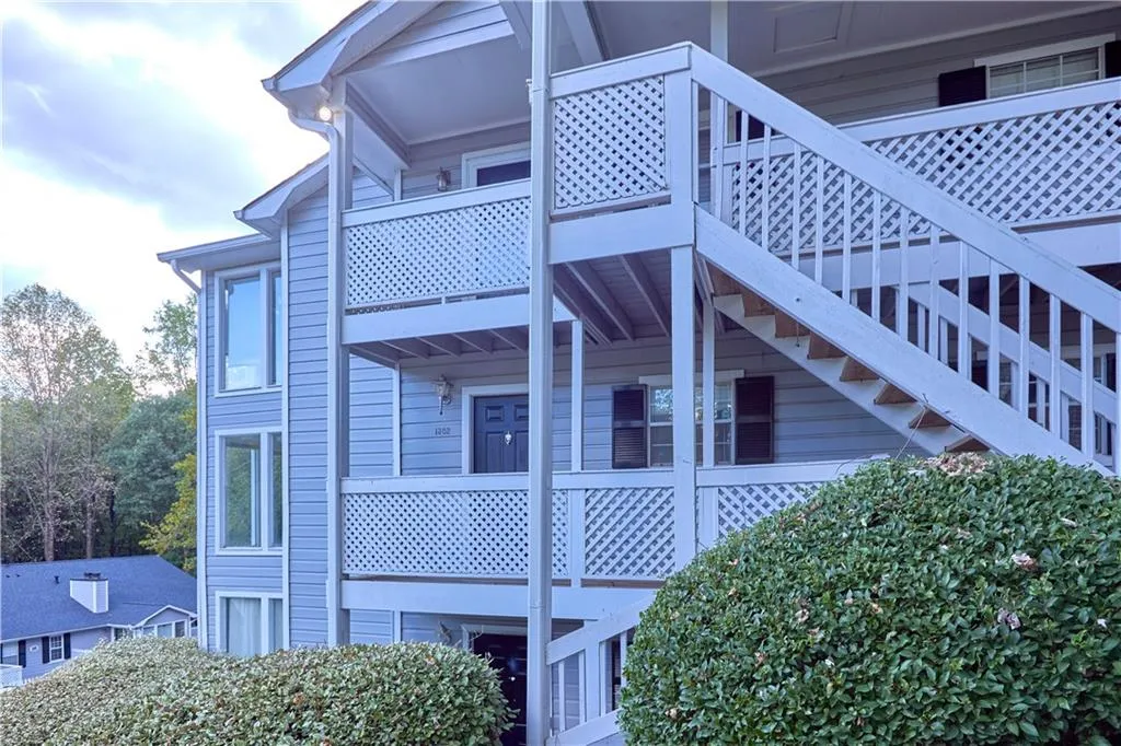 1302 Natchez Trace, Atlanta, Georgia 30350, 2 Bedrooms Bedrooms, ,1 BathroomBathrooms,Residential,Sold,1302 Natchez Trace,7515339