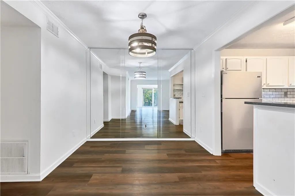 1302 Natchez Trace, Atlanta, Georgia 30350, 2 Bedrooms Bedrooms, ,1 BathroomBathrooms,Residential,Sold,1302 Natchez Trace,7515339