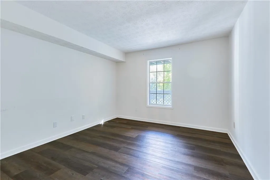 1302 Natchez Trace, Atlanta, Georgia 30350, 2 Bedrooms Bedrooms, ,1 BathroomBathrooms,Residential,Sold,1302 Natchez Trace,7515339