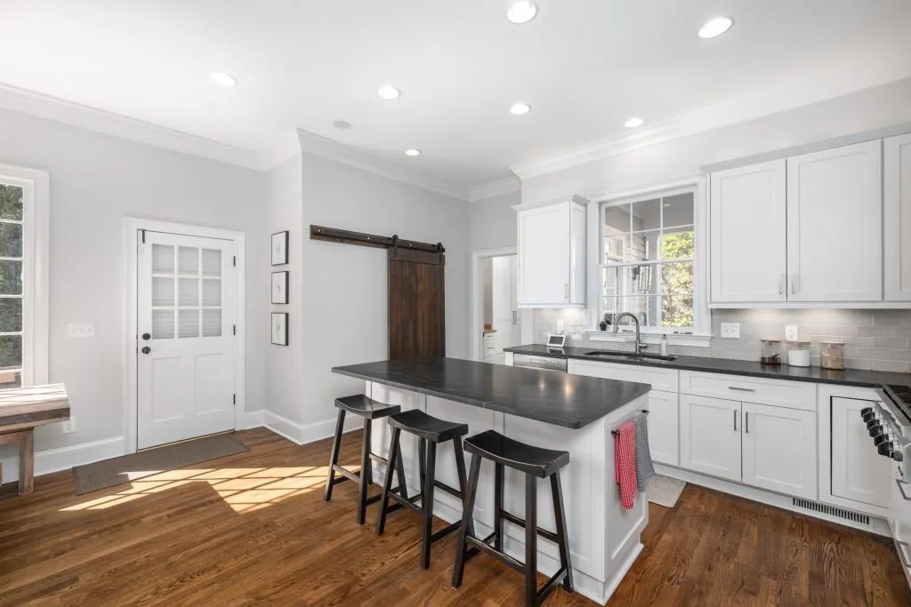 5790 Long Grove Drive, Sandy Springs, Georgia 30328, 5 Bedrooms Bedrooms, ,4 BathroomsBathrooms,Residential,Sold,5790 Long Grove Drive,7173876