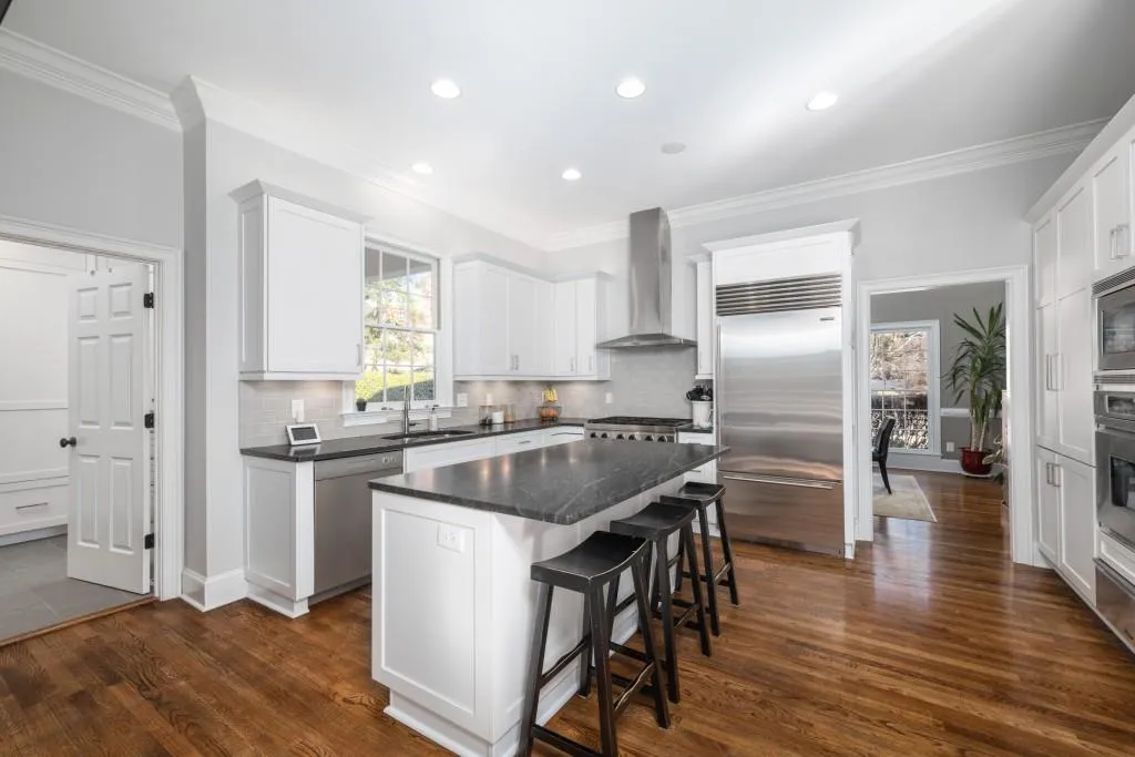 5790 Long Grove Drive, Sandy Springs, Georgia 30328, 5 Bedrooms Bedrooms, ,4 BathroomsBathrooms,Residential,Sold,5790 Long Grove Drive,7173876