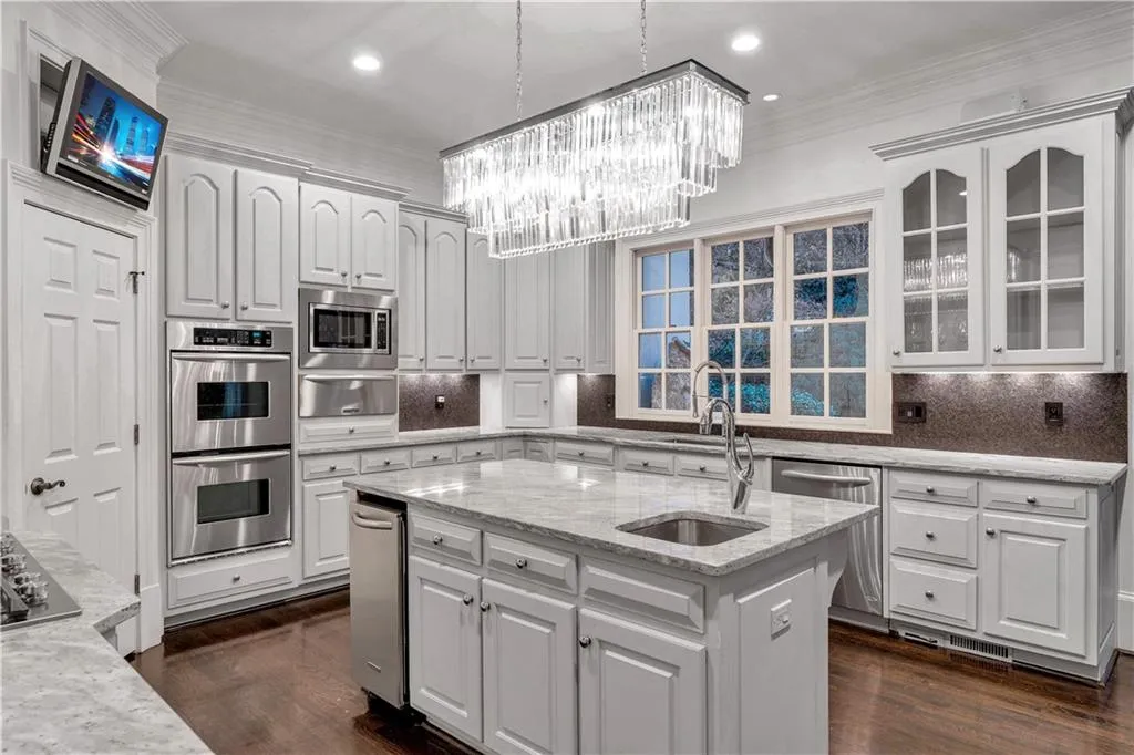 12 Powers Chase Circle, Sandy Springs, Georgia 30327, 8 Bedrooms Bedrooms, ,8 BathroomsBathrooms,Residential,Sold,12 Powers Chase Circle,6982740 12 Powers Chase Circle, Sandy Springs, Georgia 30327, 8 Bedrooms Bedrooms, ,8 BathroomsBathrooms,Residential,Sold,12 Powers Chase Circle,6982740