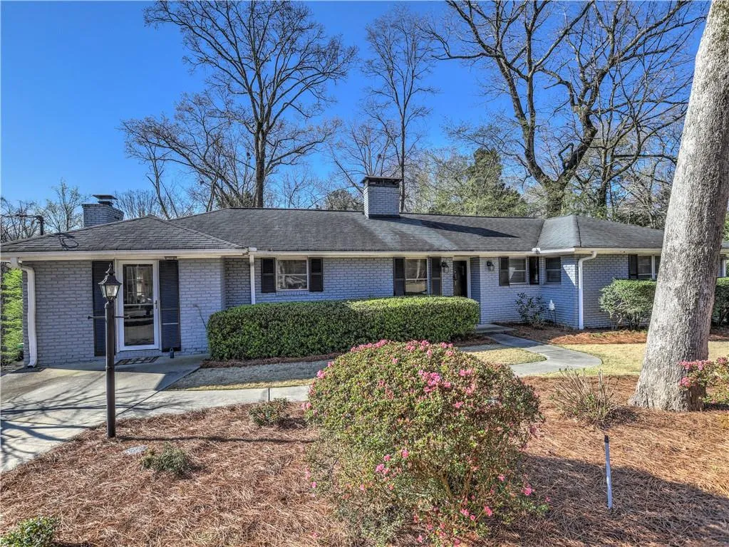 285 Elden Drive, Atlanta, Georgia 30342, 3 Bedrooms Bedrooms, ,2 BathroomsBathrooms,Residential,Sold,285 Elden Drive,6518710