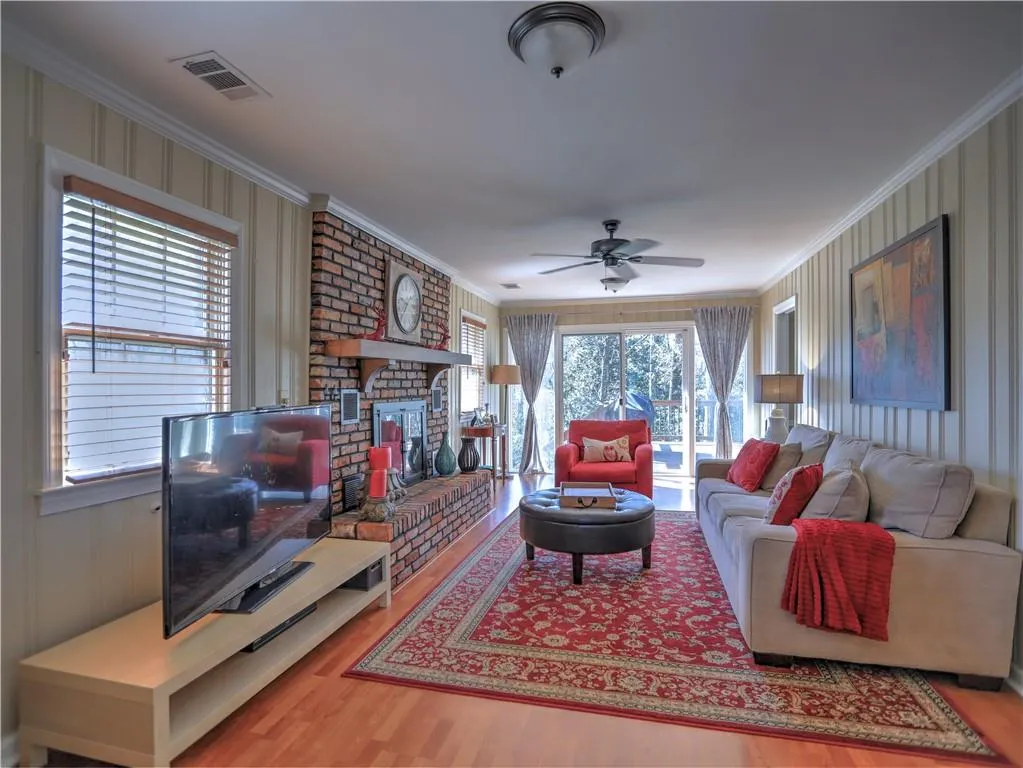 285 Elden Drive, Atlanta, Georgia 30342, 3 Bedrooms Bedrooms, ,2 BathroomsBathrooms,Residential,Sold,285 Elden Drive,6518710