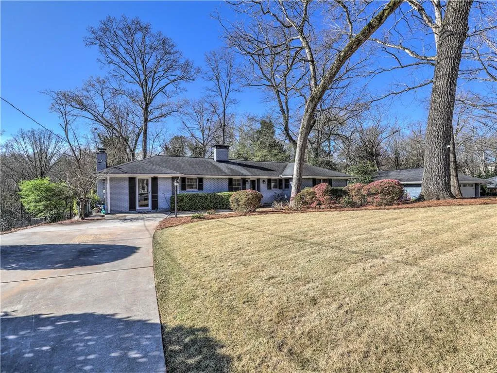 285 Elden Drive, Atlanta, Georgia 30342, 3 Bedrooms Bedrooms, ,2 BathroomsBathrooms,Residential,Sold,285 Elden Drive,6518710