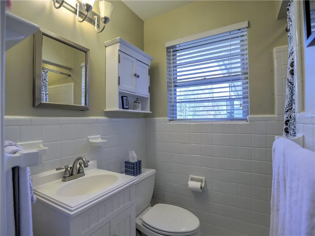 285 Elden Drive, Atlanta, Georgia 30342, 3 Bedrooms Bedrooms, ,2 BathroomsBathrooms,Residential,Sold,285 Elden Drive,6518710