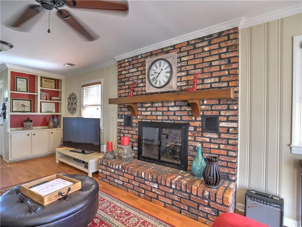 285 Elden Drive, Atlanta, Georgia 30342, 3 Bedrooms Bedrooms, ,2 BathroomsBathrooms,Residential,Sold,285 Elden Drive,6518710