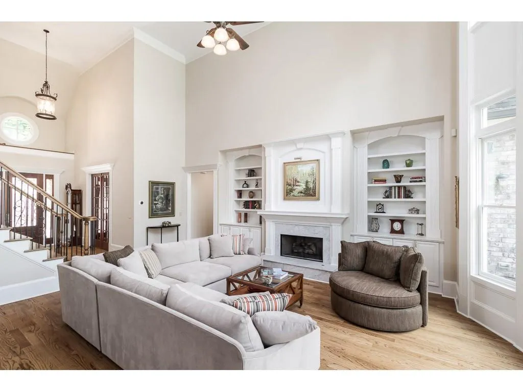 546 Londonberry, Sandy Springs, Georgia 30327, 6 Bedrooms Bedrooms, ,6 BathroomsBathrooms,Residential,Sold,546 Londonberry,6510751