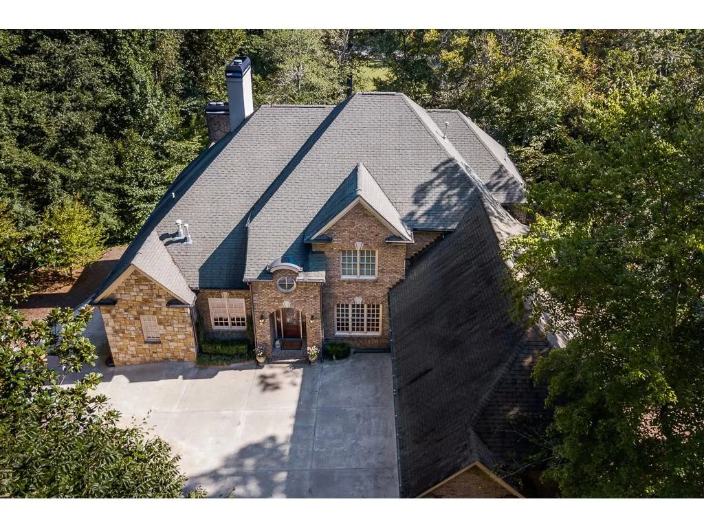 546 Londonberry, Sandy Springs, Georgia 30327, 6 Bedrooms Bedrooms, ,6 BathroomsBathrooms,Residential,Sold,546 Londonberry,6510751