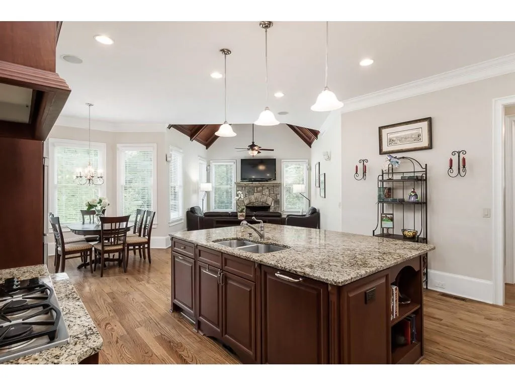 546 Londonberry, Sandy Springs, Georgia 30327, 6 Bedrooms Bedrooms, ,6 BathroomsBathrooms,Residential,Sold,546 Londonberry,6510751