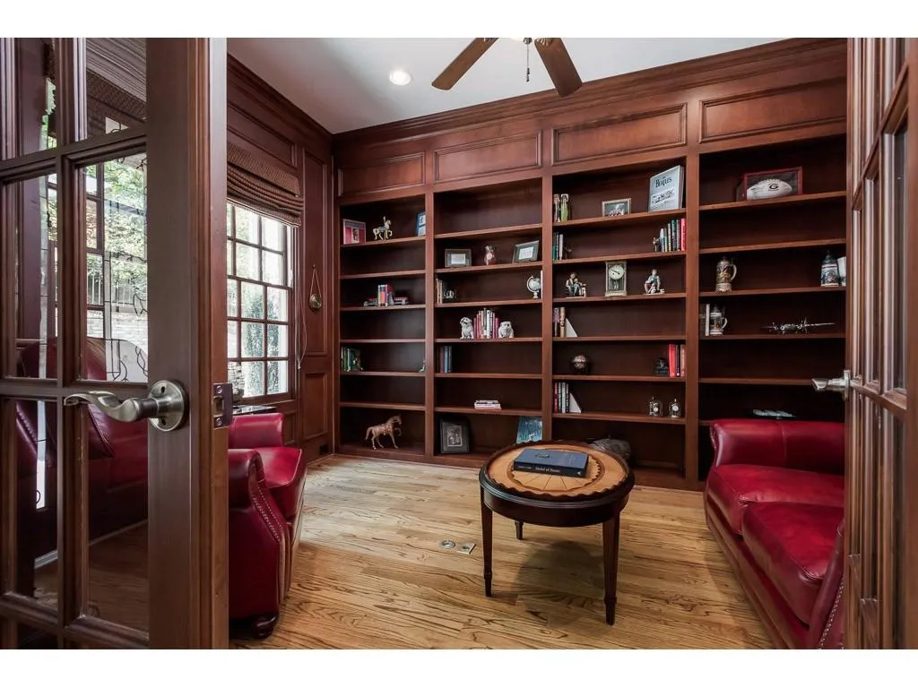 546 Londonberry, Sandy Springs, Georgia 30327, 6 Bedrooms Bedrooms, ,6 BathroomsBathrooms,Residential,Sold,546 Londonberry,6510751