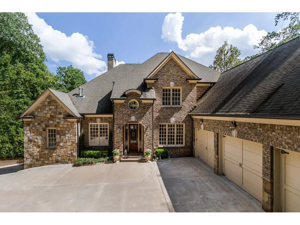 546 Londonberry, Sandy Springs, Georgia 30327, 6 Bedrooms Bedrooms, ,6 BathroomsBathrooms,Residential,Sold,546 Londonberry,6510751