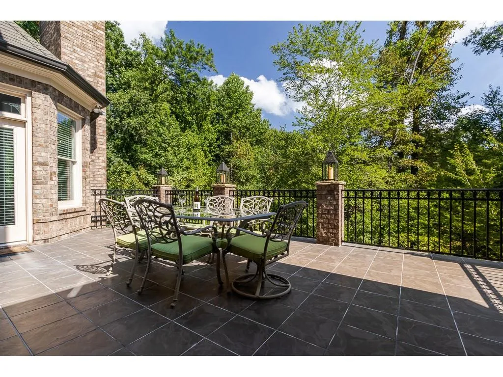 546 Londonberry, Sandy Springs, Georgia 30327, 6 Bedrooms Bedrooms, ,6 BathroomsBathrooms,Residential,Sold,546 Londonberry,6510751