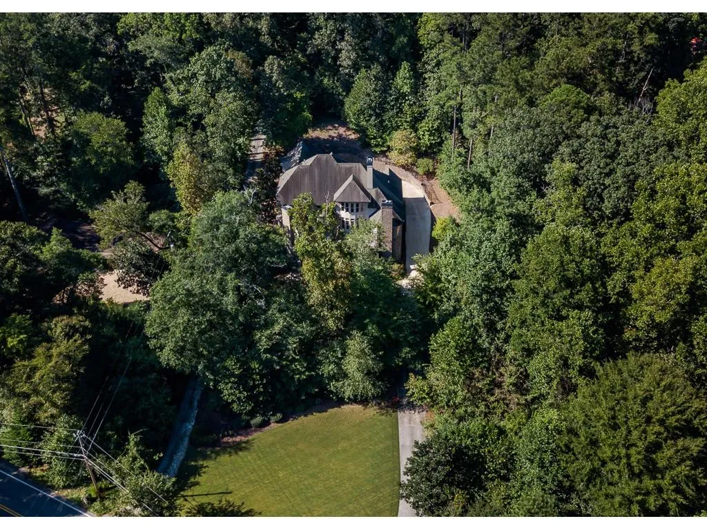 546 Londonberry, Sandy Springs, Georgia 30327, 6 Bedrooms Bedrooms, ,6 BathroomsBathrooms,Residential,Sold,546 Londonberry,6510751