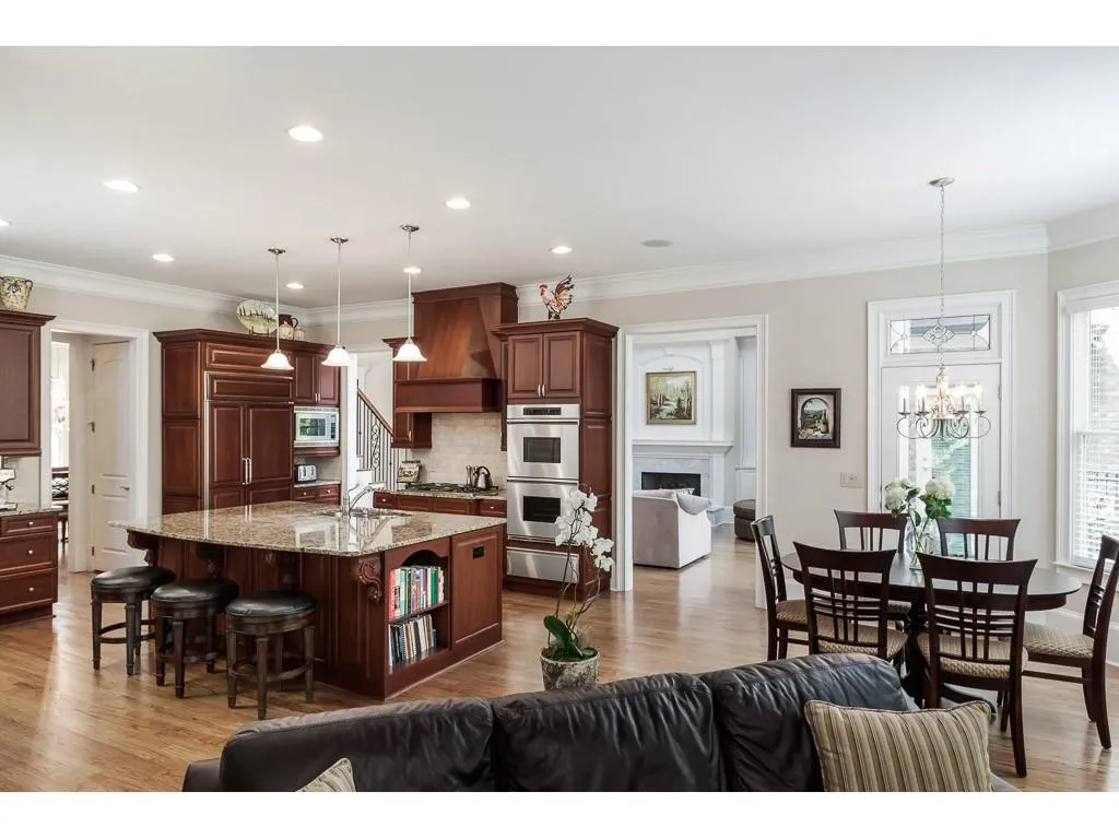 546 Londonberry, Sandy Springs, Georgia 30327, 6 Bedrooms Bedrooms, ,6 BathroomsBathrooms,Residential,Sold,546 Londonberry,6510751