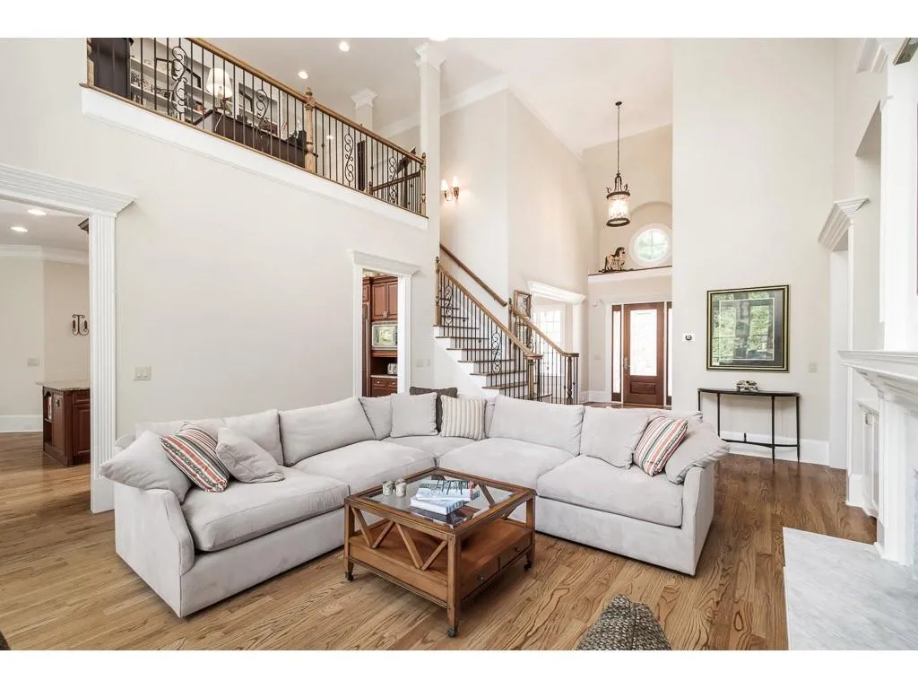 546 Londonberry, Sandy Springs, Georgia 30327, 6 Bedrooms Bedrooms, ,6 BathroomsBathrooms,Residential,Sold,546 Londonberry,6510751