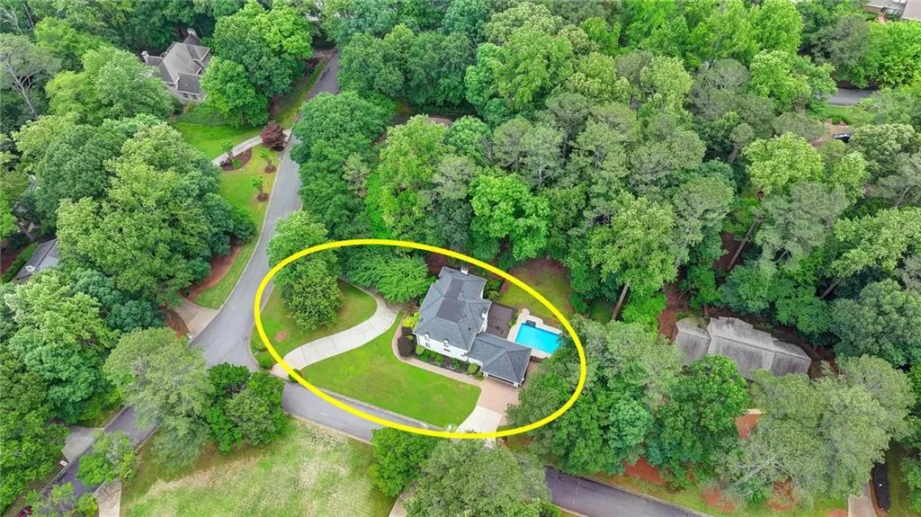 Aerial overview of property's location