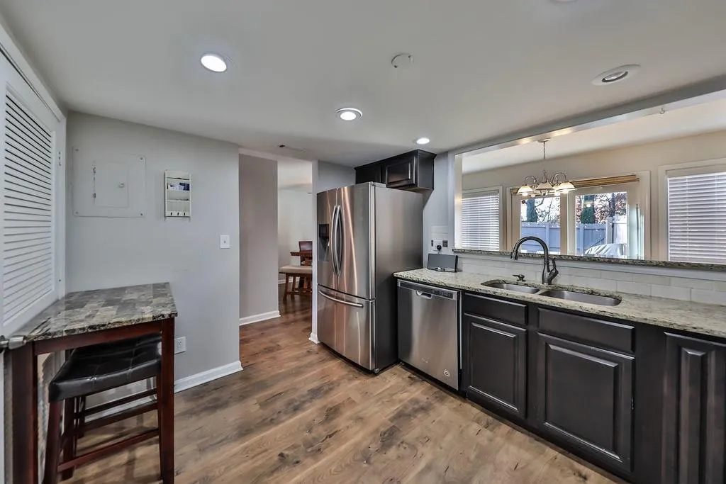 7750 Roswell Road Unit 9e, Atlanta, Georgia 30350, 3 Bedrooms Bedrooms, ,2 BathroomsBathrooms,Residential,Sold,7750 Roswell Road Unit 9e,6108483