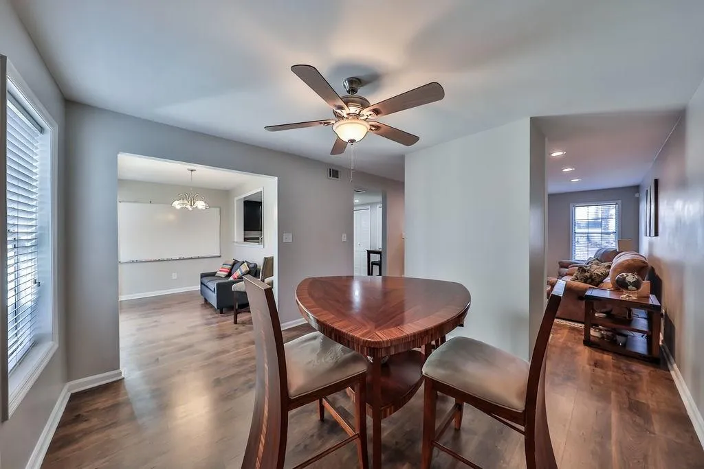 7750 Roswell Road Unit 9e, Atlanta, Georgia 30350, 3 Bedrooms Bedrooms, ,2 BathroomsBathrooms,Residential,Sold,7750 Roswell Road Unit 9e,6108483